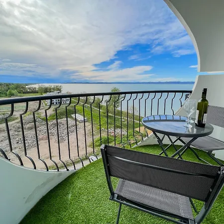 Sky View Apartment